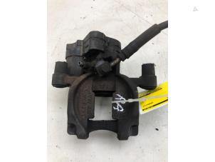 Usados Pinza de freno derecha detrás Seat Leon SC (5FC) 1.4 TSI 16V Precio € 89,00 Norma de margen ofrecido por Autobedrijf G.H. Wessel B.V.