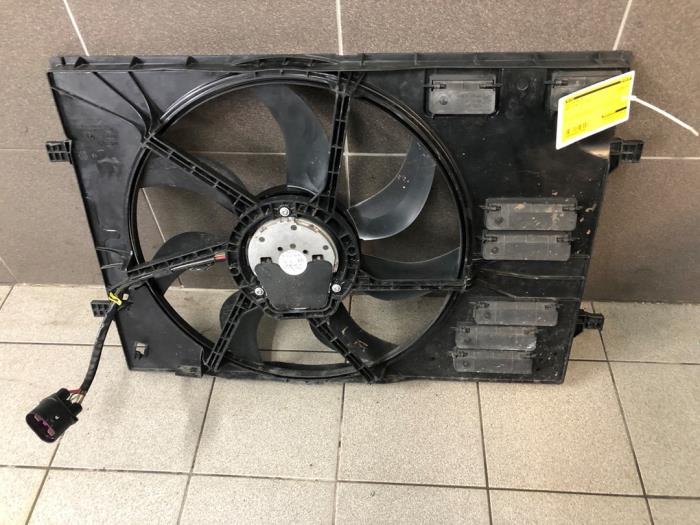 Używane Silnik wentylatora Seat Leon SC (5FC) 1.4 TSI 16V Cena € 156,45 Procedura marży oferowane przez Wessel Parts & Service B.V.