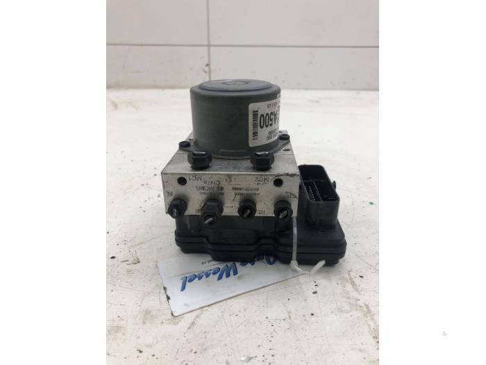 Usagé Bloc ABS Hyundai Elantra Prix € 313,95 Règlement à la marge proposé par Wessel Parts & Service B.V.