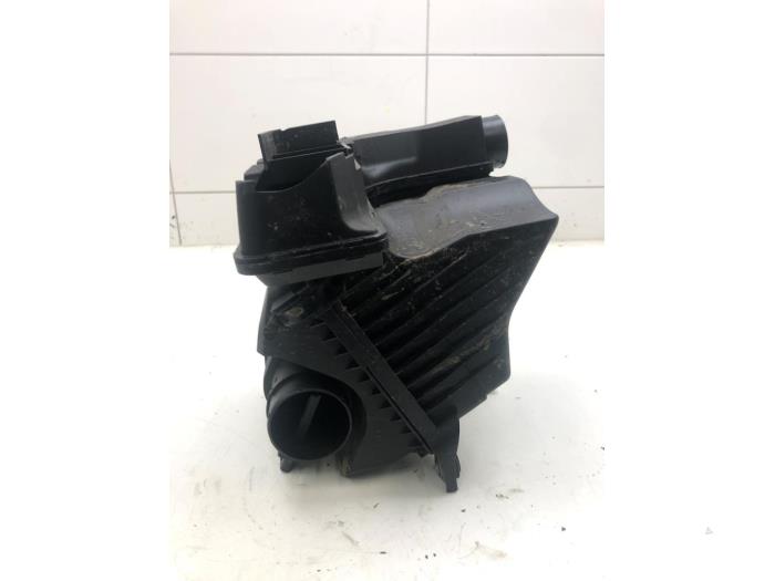 Gebrauchte Luftfiltergehäuse Hyundai Elantra Preis auf Anfrage angeboten von Wessel Parts & Service B.V.