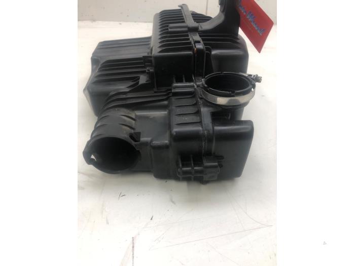Begagnade Luftfilterhus Opel Corsa F (UB/UH/UP) 1.2 12V 75 Pris € 93,45 Marginaltabell erbjuds av Wessel Parts & Service B.V.