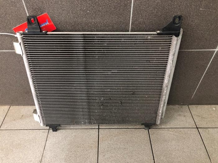 Usagé Radiateur clim Opel Corsa F (UB/UH/UP) 1.2 12V 75 Prix € 156,45 Règlement à la marge proposé par Wessel Parts & Service B.V.