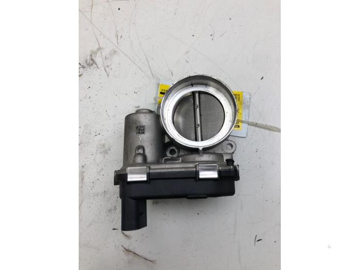 Usagé Boitier papillon Cupra Leon (KLCB) 1.5 eTSI 16V Prix € 51,45 Règlement à la marge proposé par Wessel Parts & Service B.V.
