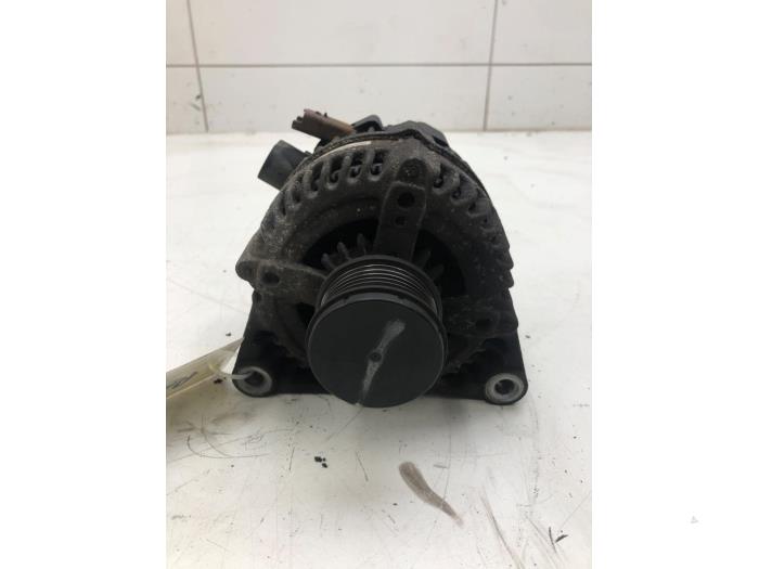 Dynamo från en Toyota ProAce 1.5 D-4D 120 16V 2020
