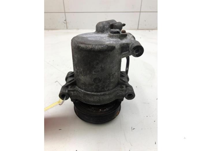 Usagé Pompe clim Toyota ProAce 1.5 D-4D 120 16V Prix € 236,25 Règlement à la marge proposé par Wessel Parts & Service B.V.