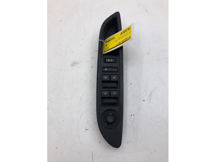 Usados Interruptor de ventanilla eléctrica Opel Grandland (X) 1.6 Turbo 16V Hybrid4 Precio € 72,45 Norma de margen ofrecido por Wessel Parts & Service B.V.