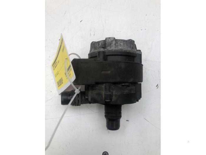 Begagnade Extra vattenpump Opel Grandland (X) 1.6 Turbo 16V Hybrid4 Pris € 51,45 Marginaltabell erbjuds av Wessel Parts & Service B.V.