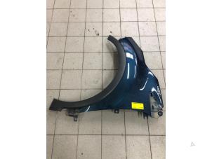 Begagnade Framskärm, vänster Renault Captur (2R) 1.3 TCE 150 16V Pris € 199,00 Marginaltabell erbjuds av Autobedrijf G.H. Wessel B.V.