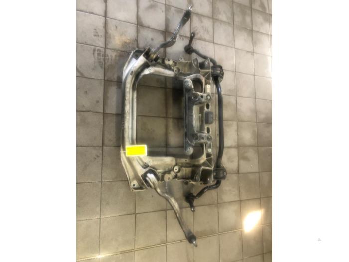 Usados Subchasis Mercedes S (W220) 4.3 S-430 V8 24V Precio € 156,45 Norma de margen ofrecido por Wessel Parts & Service B.V.