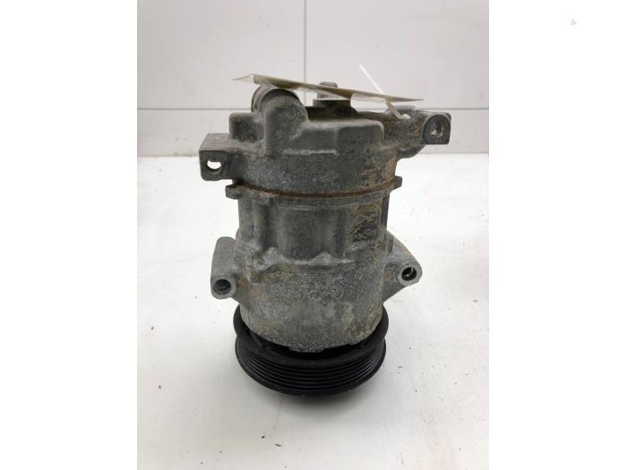 Usagé Compresseur de clim Toyota Auris (E18) 1.6 Dual VVT-i 16V Prix € 131,25 Règlement à la marge proposé par Wessel Parts & Service B.V.