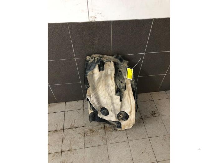 Używane Nadkole Renault Captur I (2R) 1.3 TCE 150 16V Cena € 51,45 Procedura marży oferowane przez Wessel Parts & Service B.V.