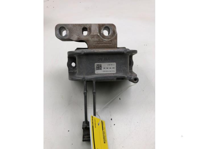Used Engine mount Skoda Octavia Combi (5EAC) 1.8 TSI DSG 16V 4x4 Price € 51,45 Margin scheme offered by Wessel Parts & Service B.V.