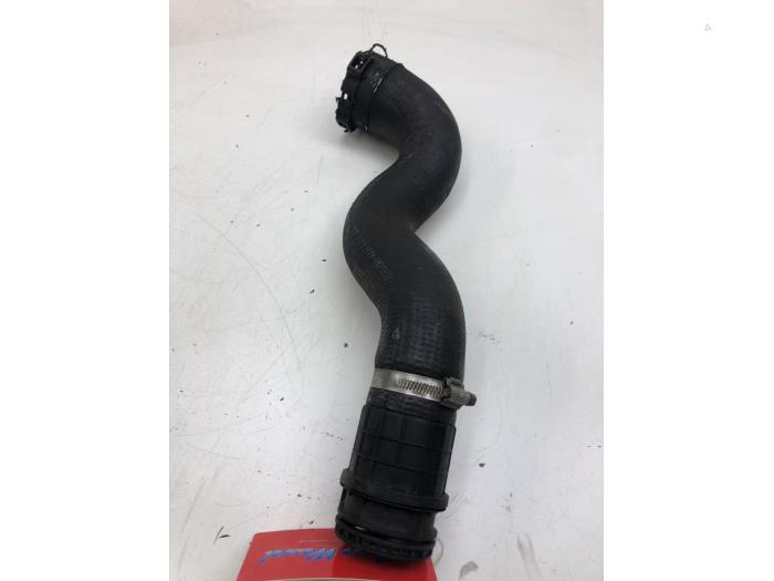 Gebrauchte Intercooler Schlauch Opel Astra K Sports Tourer 1.6 CDTI 110 16V Preis € 40,95 Margenregelung angeboten von Wessel Parts & Service B.V.