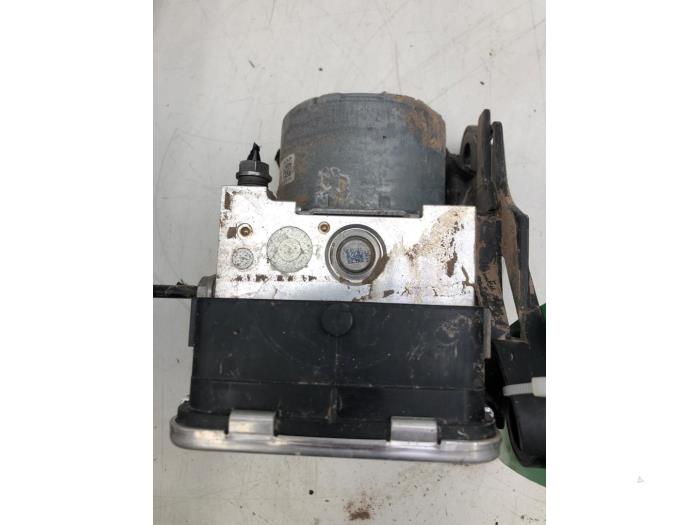 Begagnade ABS-pump Skoda Octavia Combi (5EAC) 1.8 TSI DSG 16V 4x4 Pris € 183,75 Marginaltabell erbjuds av Wessel Parts & Service B.V.