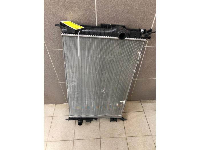 Usagé Radiateur Opel Astra L (F3/FB/FM/FP) 1.2 Turbo 110 12V Prix € 61,95 Règlement à la marge proposé par Wessel Parts & Service B.V.