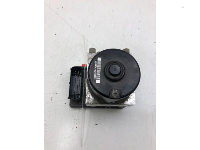 Usagé Pompe ABS Chevrolet Cruze SW (308) 1.7 D 130 Prix € 93,45 Règlement à la marge proposé par Wessel Parts & Service B.V.