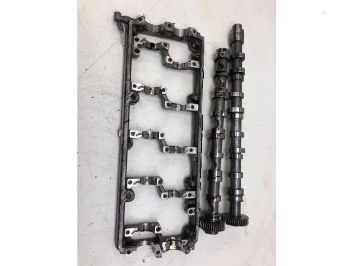 Usagé Boîtier arbre à cames Volkswagen Golf VI (5K1) 2.0 TDI 16V Prix € 261,45 Règlement à la marge proposé par Wessel Parts & Service B.V.