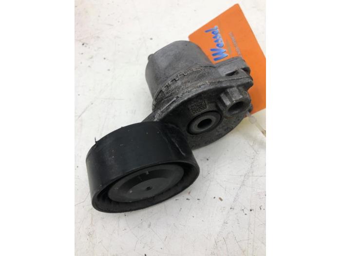 Usados Rodillo tensor correa múltiple Mercedes E (R238) E-300 2.0 Turbo 16V Precio € 51,45 Norma de margen ofrecido por Wessel Parts & Service B.V.