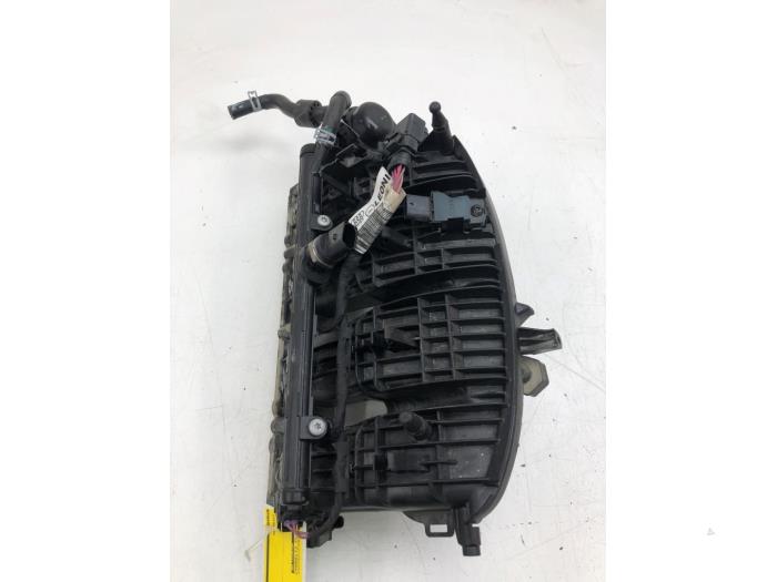 Używane Kolektor dolotowy Volkswagen Polo VI (AW1) 2.0 GTI Cena € 208,95 Procedura marży oferowane przez Wessel Parts & Service B.V.