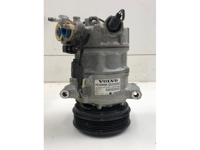 Usagé Pompe clim Volvo V40 (MV) 1.5 T3 16V Geartronic Prix € 131,25 Règlement à la marge proposé par Wessel Parts & Service B.V.