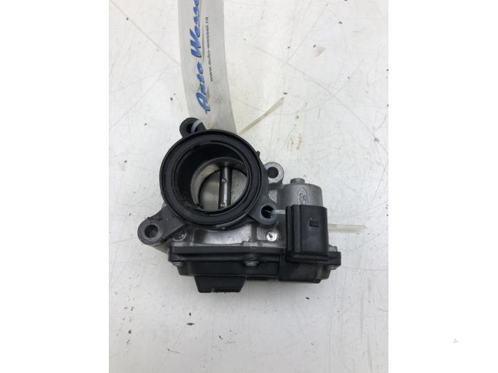 Usagé Boitier papillon Ford Puma 1.0 Ti-VCT EcoBoost 12V Prix € 61,95 Règlement à la marge proposé par Wessel Parts & Service B.V.