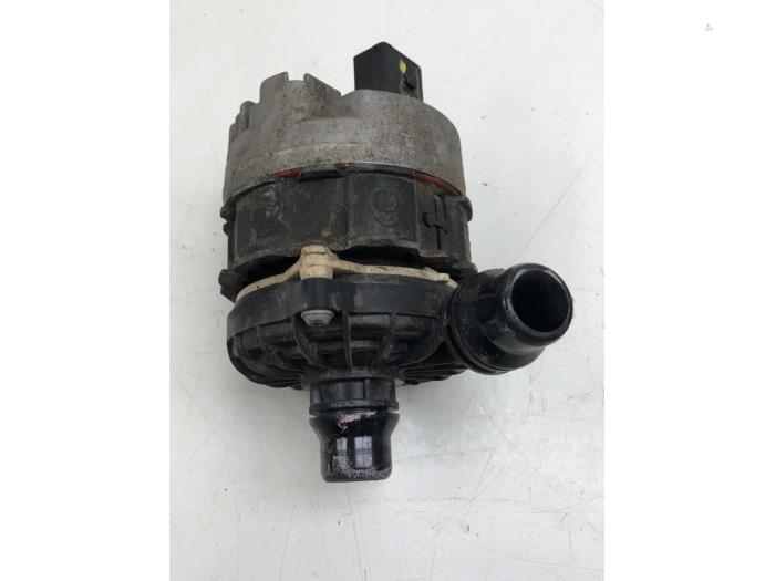Begagnade Vattenpump Mercedes Vito (447.6) 1.7 114 CDI 16V Pris € 61,95 Marginaltabell erbjuds av Wessel Parts & Service B.V.