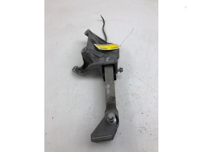 Gebrauchte Motorlager Volvo V40 (MV) 1.5 T3 16V Geartronic Preis € 51,45 Margenregelung angeboten von Wessel Parts & Service B.V.