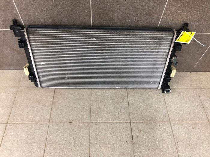 Usagé Radiateur Seat Ibiza IV SC (6J1) 1.0 EcoTSI 12V Prix € 51,45 Règlement à la marge proposé par Wessel Parts & Service B.V.