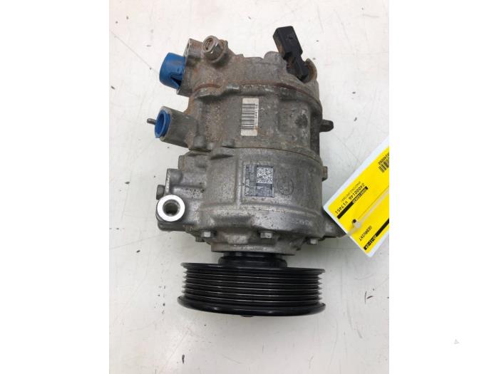 Usagé Pompe clim Volkswagen Golf VII (AUA) 1.4 TSI BlueMotion Technology 125 16V Prix € 156,45 Règlement à la marge proposé par Wessel Parts & Service B.V.