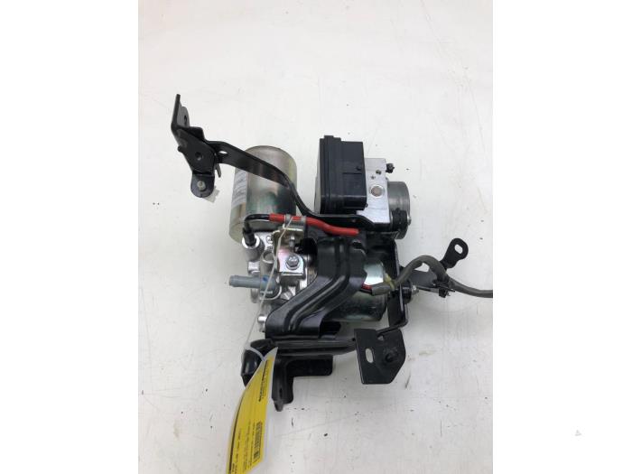 Usagé Bloc ABS Toyota C-HR (X1,X5) 2.0 16V Hybrid Prix € 418,95 Règlement à la marge proposé par Wessel Parts & Service B.V.