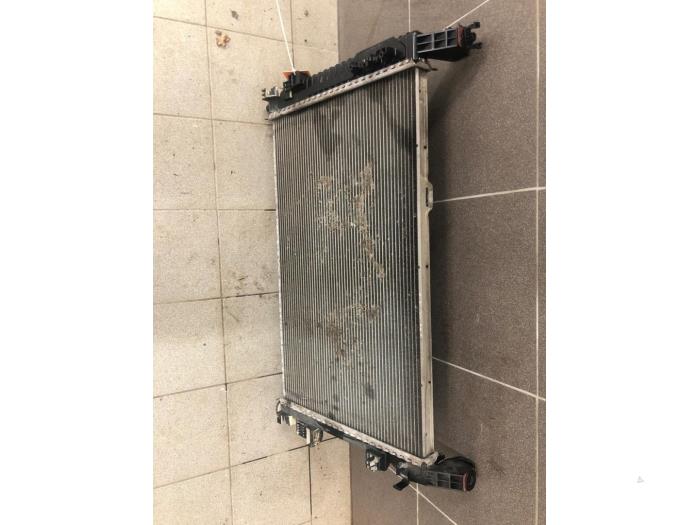 Usagé Radiateur Mercedes B (W245) 2.0 B-200 16V Prix € 51,45 Règlement à la marge proposé par Wessel Parts & Service B.V.