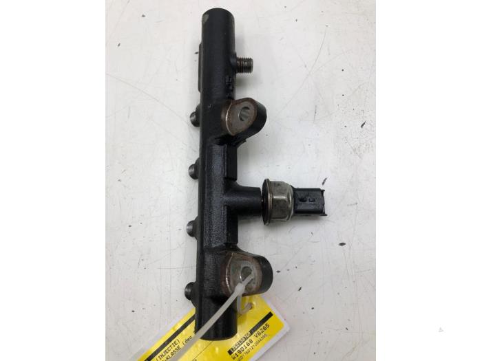 Usagé Système d'injection Mercedes A (W176) 1.5 A-180 CDI, A-180d 16V Prix € 51,45 Règlement à la marge proposé par Wessel Parts & Service B.V.