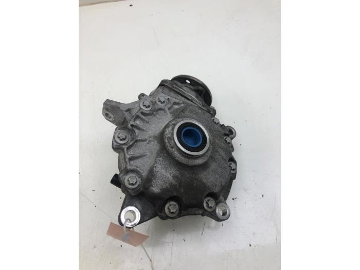 Usagé Différentiel avant Mercedes C Estate (S205) C-300 2.0 Turbo 16V EQ Boost 4-Matic Prix € 733,95 Règlement à la marge proposé par Wessel Parts & Service B.V.