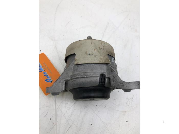 Used Engine mount Mercedes C Estate (S205) C-300 2.0 Turbo 16V EQ Boost 4-Matic Price € 72,45 Margin scheme offered by Wessel Parts & Service B.V.