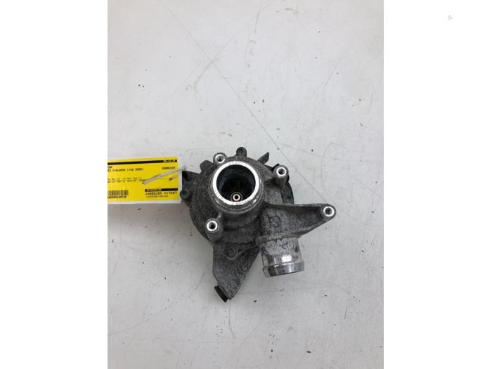 Gebrauchte Wasserpumpe Mercedes C Estate (S205) C-300 2.0 Turbo 16V EQ Boost 4-Matic Preis € 131,25 Margenregelung angeboten von Wessel Parts & Service B.V.