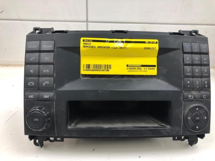 Używane Radio Mercedes Sprinter 3,5t (906.63) 314 CDI 16V Cena € 208,95 Procedura marży oferowane przez Wessel Parts & Service B.V.