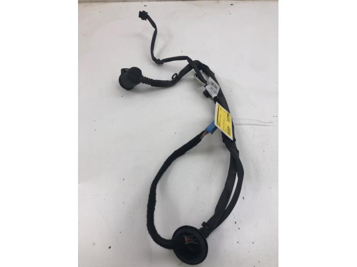 Begagnade Kablage Mercedes C Estate (S205) C-300 2.0 Turbo 16V EQ Boost 4-Matic Pris € 131,25 Marginaltabell erbjuds av Wessel Parts & Service B.V.