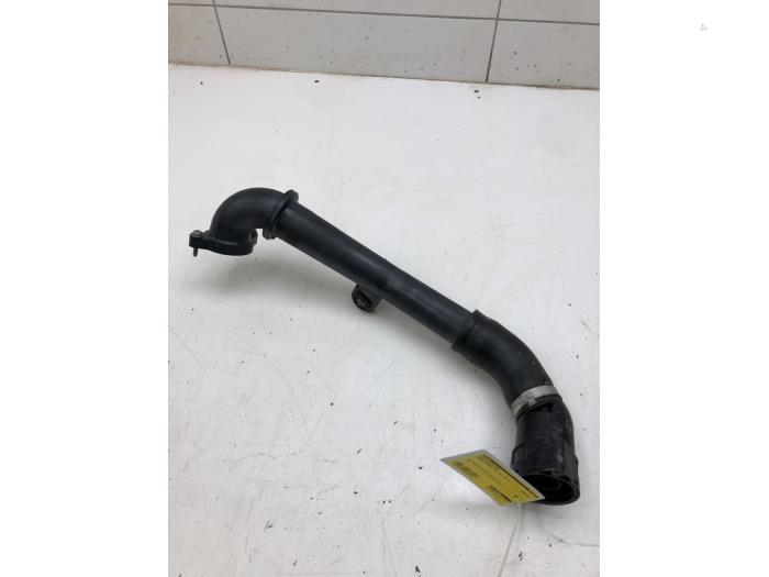 Usagé Tube intercooler Skoda Octavia Combi (5EAC) 2.0 TDI GreenTec 16V Prix € 40,95 Règlement à la marge proposé par Wessel Parts & Service B.V.
