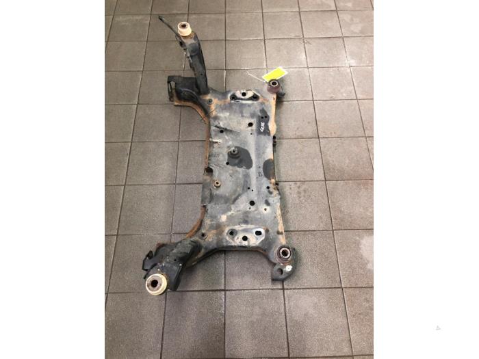 Usados Subchasis Ford Kuga II (DM2) 2.0 TDCi 16V 180 4x4 Precio € 103,95 Norma de margen ofrecido por Wessel Parts & Service B.V.