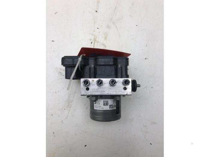 Używane Pompa ABS Opel Corsa F (UB/UH/UP) 1.2 12V 75 Cena € 156,45 Procedura marży oferowane przez Wessel Parts & Service B.V.