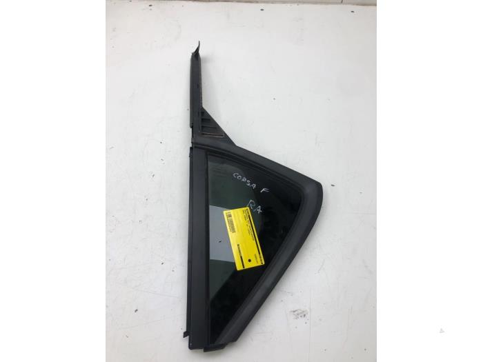 Usados Ventanilla triangular derecha detrás Opel Corsa Precio € 61,95 Norma de margen ofrecido por Wessel Parts & Service B.V.