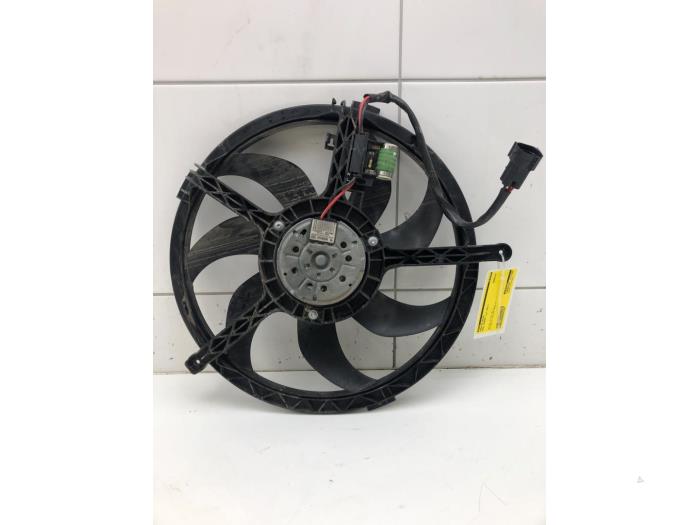 Używane Silnik wentylatora Mini Mini Open (R57) 2.0 Cooper SD 16V Cena € 72,45 Procedura marży oferowane przez Wessel Parts & Service B.V.