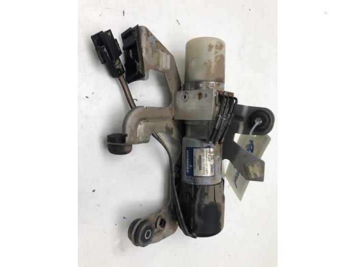 Begagnade Hydraulpump Mini Mini Open (R57) 2.0 Cooper SD 16V Pris € 183,75 Marginaltabell erbjuds av Wessel Parts & Service B.V.