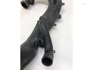 Intercooler Rohr van een Ford Kuga II (DM2) 1.5 EcoBoost 16V 150 2016