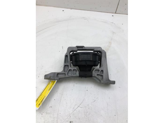 Used Engine mount Ford Kuga II (DM2) 1.5 EcoBoost 16V 150 Price € 40,95 Margin scheme offered by Wessel Parts & Service B.V.