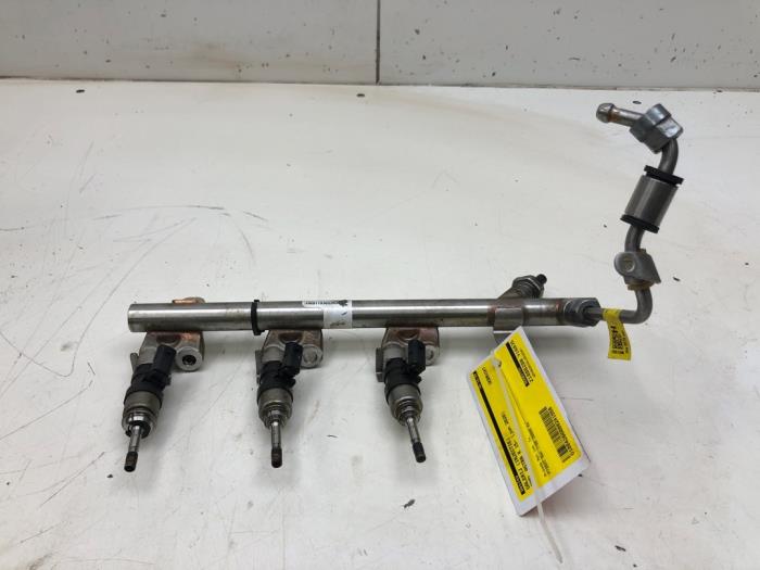 Usagé Système d'injection Opel Astra K 1.2 Turbo 12V Prix € 183,75 Règlement à la marge proposé par Wessel Parts & Service B.V.