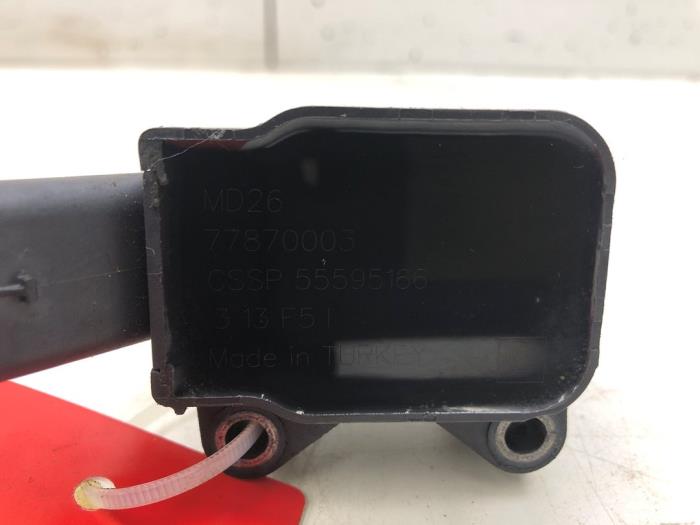 Zündspule van een Opel Astra K 1.2 Turbo 12V 2020