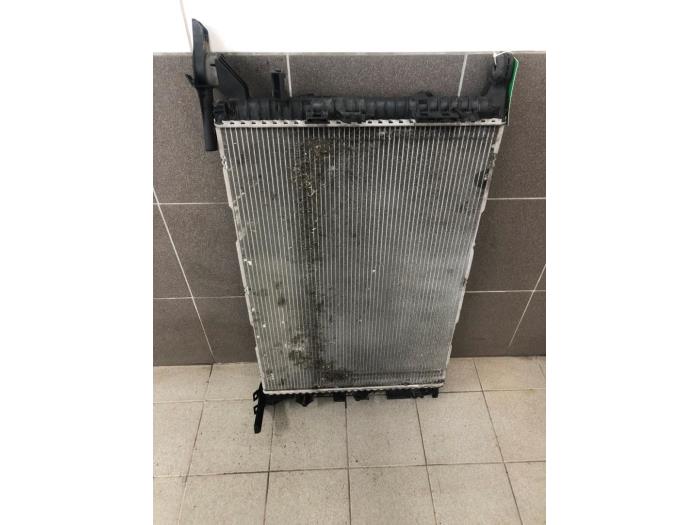 Usagé Radiateur Audi Q3 (8UB/8UG) 2.0 16V TFSI 170 Quattro Prix € 72,45 Règlement à la marge proposé par Wessel Parts & Service B.V.