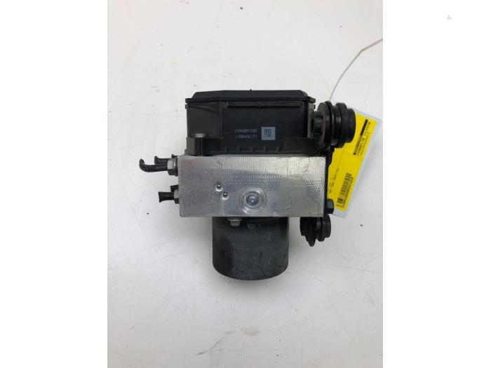 Usagé Bloc ABS Audi Q3 (8UB/8UG) 2.0 16V TFSI 170 Quattro Prix € 208,95 Règlement à la marge proposé par Wessel Parts & Service B.V.