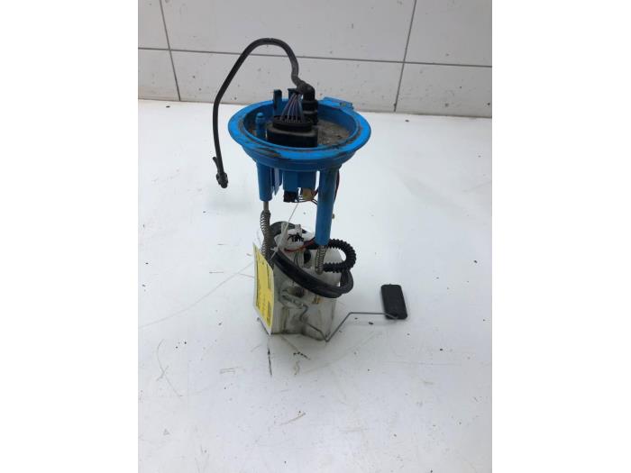 Usagé Pompe à carburant Audi Q3 (8UB/8UG) 2.0 16V TFSI 170 Quattro Prix € 51,45 Règlement à la marge proposé par Wessel Parts & Service B.V.